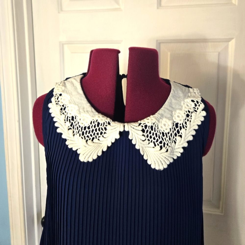Lauren Conrad Small Navy Blue Pleated Blouse w/ Crochet Peter Pan Collar - Picture 2 of 9